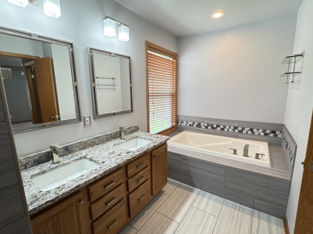 607 Jamestown, BELVIDERE, Illinois 61008, 4 Bedrooms Bedrooms, ,2 BathroomsBathrooms,House,For Sale,Jamestown,202604007
