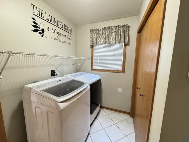 607 Jamestown, BELVIDERE, Illinois 61008, 4 Bedrooms Bedrooms, ,2 BathroomsBathrooms,House,For Sale,Jamestown,202604007