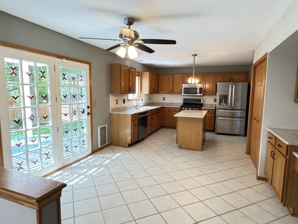 607 Jamestown, BELVIDERE, Illinois 61008, 4 Bedrooms Bedrooms, ,2 BathroomsBathrooms,House,For Sale,Jamestown,202604007