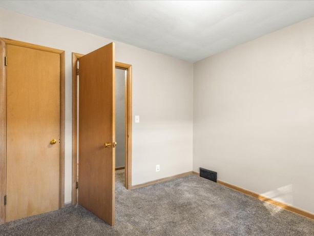 820 Cottage Grove, ROCKFORD, Illinois 61103, ,3 - 4 Units,For Sale,Cottage Grove,202604011