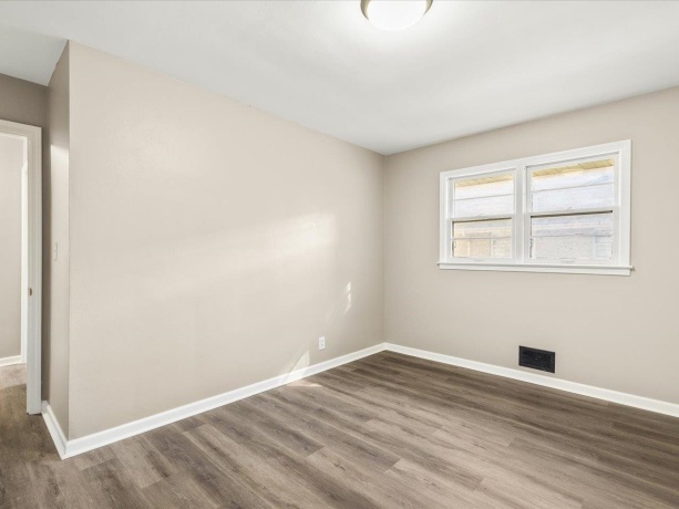 820 Cottage Grove, ROCKFORD, Illinois 61103, ,3 - 4 Units,For Sale,Cottage Grove,202604011