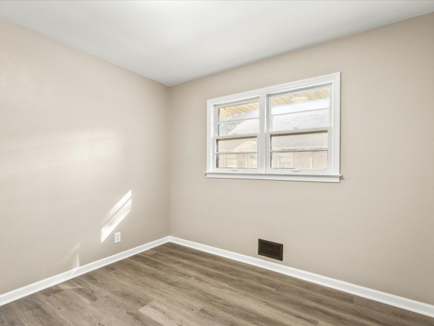 820 Cottage Grove, ROCKFORD, Illinois 61103, ,3 - 4 Units,For Sale,Cottage Grove,202604011
