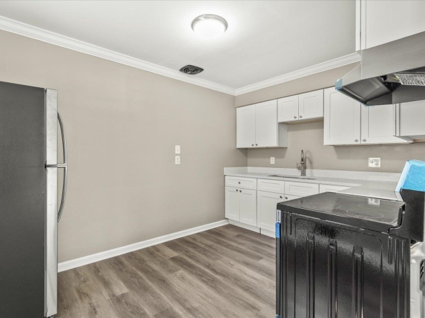 820 Cottage Grove, ROCKFORD, Illinois 61103, ,3 - 4 Units,For Sale,Cottage Grove,202604011