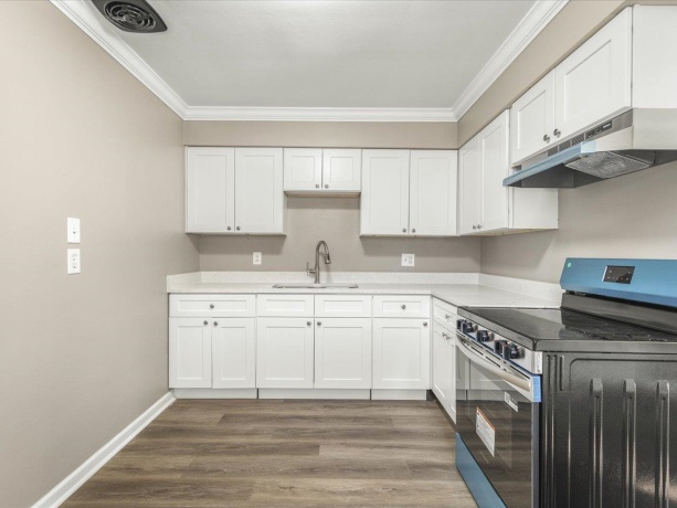 820 Cottage Grove, ROCKFORD, Illinois 61103, ,3 - 4 Units,For Sale,Cottage Grove,202604011