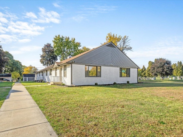 820 Cottage Grove, ROCKFORD, Illinois 61103, ,3 - 4 Units,For Sale,Cottage Grove,202604011