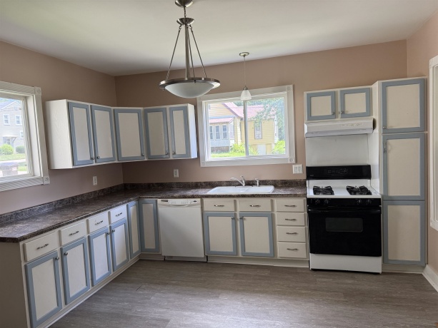 528 Harlem, FREEPORT, Illinois 61032, 2 Bedrooms Bedrooms, ,1 BathroomBathrooms,House,For Sale,Harlem,202604010