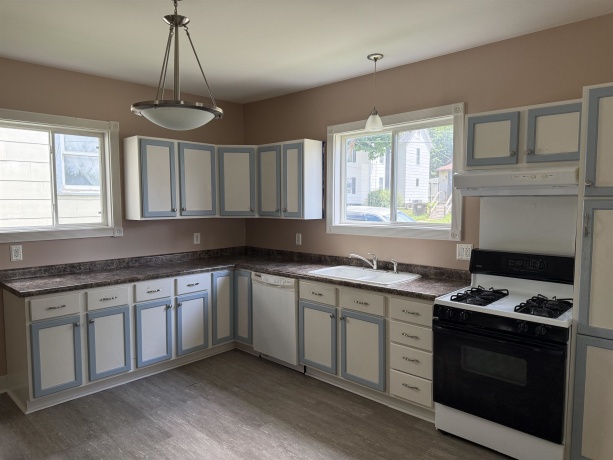 528 Harlem, FREEPORT, Illinois 61032, 2 Bedrooms Bedrooms, ,1 BathroomBathrooms,House,For Sale,Harlem,202604010