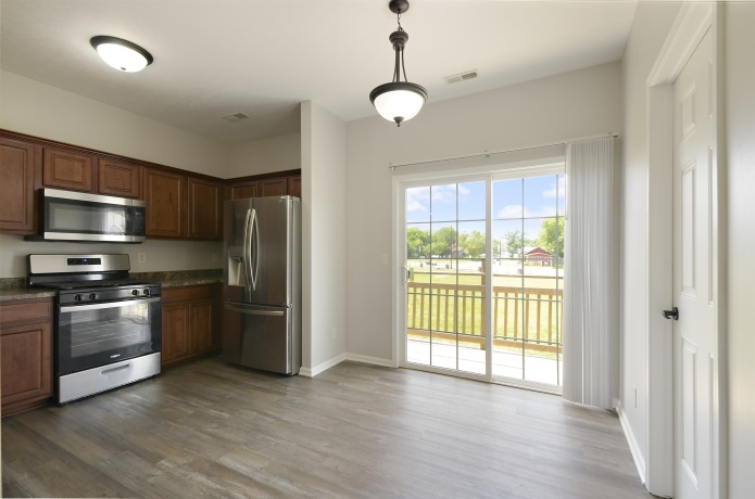 2429 River Oaks, ROCKFORD, Illinois 61102, 2 Bedrooms Bedrooms, ,2 BathroomsBathrooms,Condominium,For Sale,River Oaks,202604015