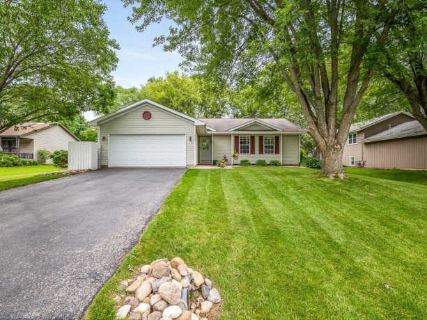 415 Staffordshire, POPLAR GROVE, Illinois 61065, 3 Bedrooms Bedrooms, ,1 BathroomBathrooms,House,For Sale,Staffordshire,202604013