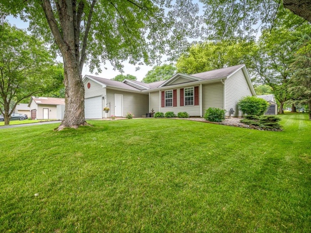 415 Staffordshire, POPLAR GROVE, Illinois 61065, 3 Bedrooms Bedrooms, ,1 BathroomBathrooms,House,For Sale,Staffordshire,202604013