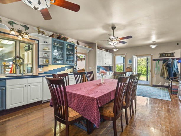 4206 West Grove, LEAF RIVER, Illinois 61047, 5 Bedrooms Bedrooms, ,4 BathroomsBathrooms,House,For Sale,West Grove,202604014