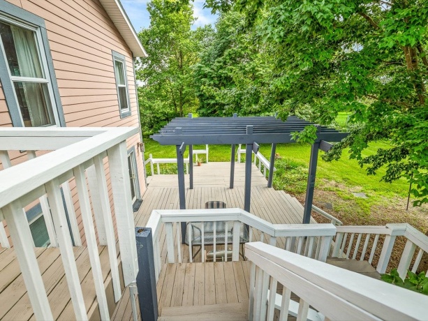 4206 West Grove, LEAF RIVER, Illinois 61047, 5 Bedrooms Bedrooms, ,4 BathroomsBathrooms,House,For Sale,West Grove,202604014