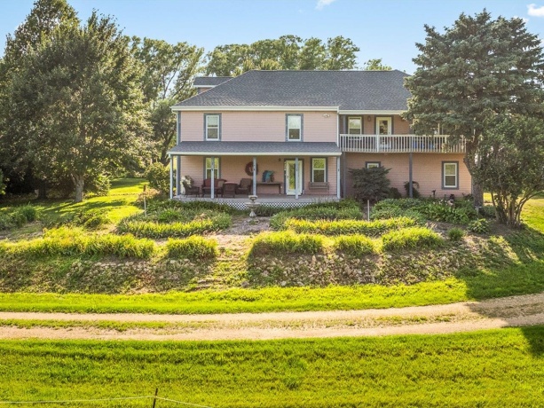 4206 West Grove, LEAF RIVER, Illinois 61047, 5 Bedrooms Bedrooms, ,4 BathroomsBathrooms,House,For Sale,West Grove,202604014