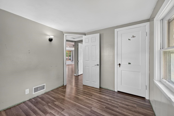 2191 Toms, ROCKFORD, Illinois 61109, 2 Bedrooms Bedrooms, ,1 BathroomBathrooms,House,For Sale,Toms,202604017