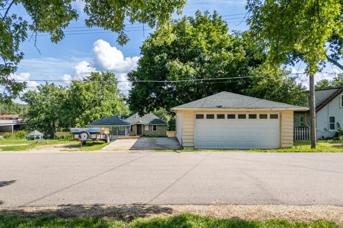 2191 Toms, ROCKFORD, Illinois 61109, 2 Bedrooms Bedrooms, ,1 BathroomBathrooms,House,For Sale,Toms,202604017