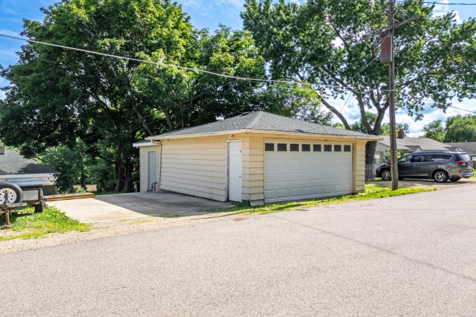 2191 Toms, ROCKFORD, Illinois 61109, 2 Bedrooms Bedrooms, ,1 BathroomBathrooms,House,For Sale,Toms,202604017