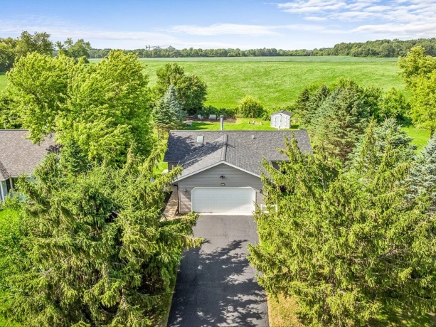207 Tamarack Hollow, POPLAR GROVE, Illinois 61065, 3 Bedrooms Bedrooms, ,2 BathroomsBathrooms,House,For Sale,Tamarack Hollow,202604020