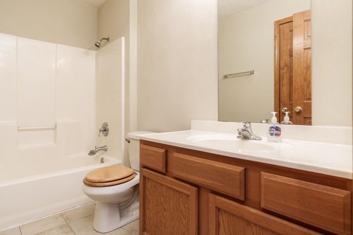2987 Vaughndale, MACHESNEY PARK, Illinois 61115, 4 Bedrooms Bedrooms, ,2 BathroomsBathrooms,House,For Sale,Vaughndale,202604024