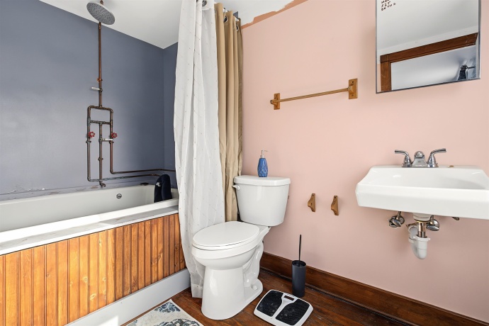 652 US Highway 20 E, ELIZABETH, Illinois 61028, 10 Bedrooms Bedrooms, ,10 BathroomsBathrooms,House,For Sale,US Highway 20 E,202604028