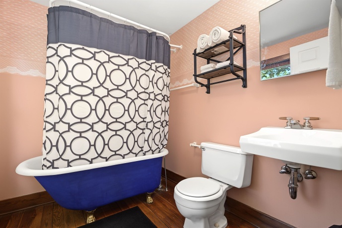 652 US Highway 20 E, ELIZABETH, Illinois 61028, 10 Bedrooms Bedrooms, ,10 BathroomsBathrooms,House,For Sale,US Highway 20 E,202604028