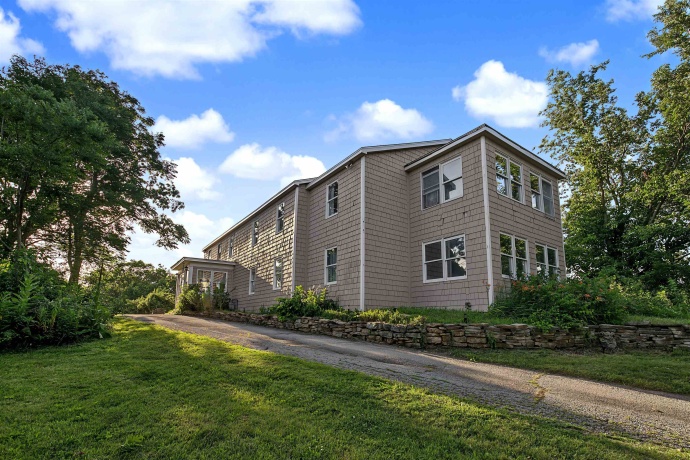 652 US Highway 20 E, ELIZABETH, Illinois 61028, 10 Bedrooms Bedrooms, ,10 BathroomsBathrooms,House,For Sale,US Highway 20 E,202604028
