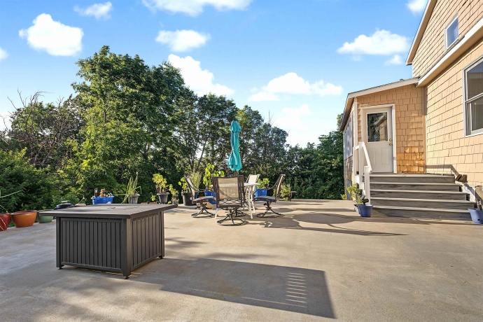 652 US Highway 20 E, ELIZABETH, Illinois 61028, 10 Bedrooms Bedrooms, ,10 BathroomsBathrooms,House,For Sale,US Highway 20 E,202604028