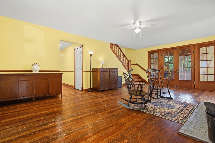 652 US Highway 20 E, ELIZABETH, Illinois 61028, 10 Bedrooms Bedrooms, ,10 BathroomsBathrooms,House,For Sale,US Highway 20 E,202604028