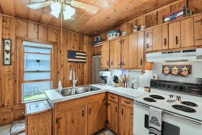130 Adams, SOUTH BELOIT, Illinois 61080, 2 Bedrooms Bedrooms, ,1 BathroomBathrooms,House,For Sale,Adams,202604030