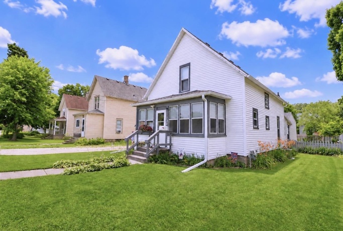 130 Adams, SOUTH BELOIT, Illinois 61080, 2 Bedrooms Bedrooms, ,1 BathroomBathrooms,House,For Sale,Adams,202604030