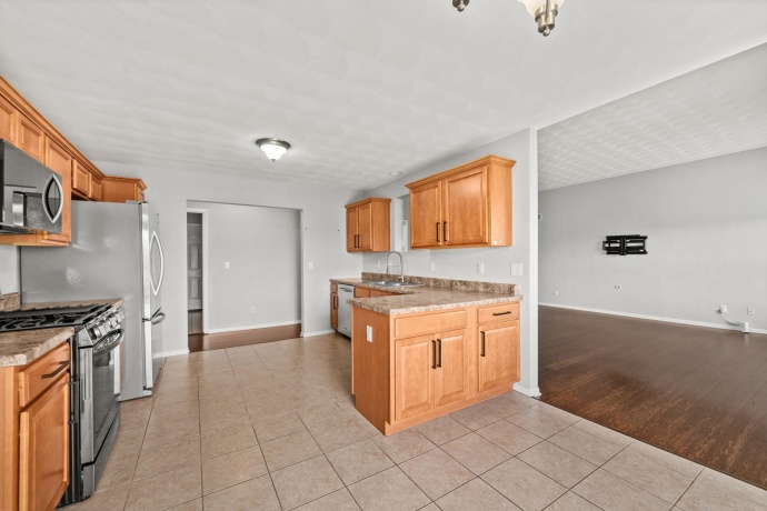 2939 Vaughndale, MACHESNEY PARK, Illinois 61115, 3 Bedrooms Bedrooms, ,2 BathroomsBathrooms,House,For Sale,Vaughndale,202604037