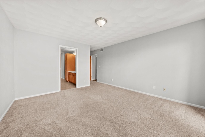 2939 Vaughndale, MACHESNEY PARK, Illinois 61115, 3 Bedrooms Bedrooms, ,2 BathroomsBathrooms,House,For Sale,Vaughndale,202604037