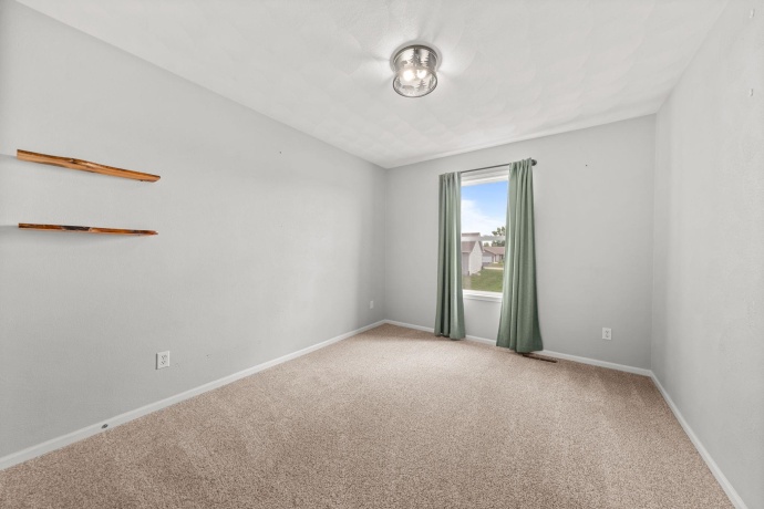 2939 Vaughndale, MACHESNEY PARK, Illinois 61115, 3 Bedrooms Bedrooms, ,2 BathroomsBathrooms,House,For Sale,Vaughndale,202604037