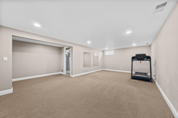2939 Vaughndale, MACHESNEY PARK, Illinois 61115, 3 Bedrooms Bedrooms, ,2 BathroomsBathrooms,House,For Sale,Vaughndale,202604037
