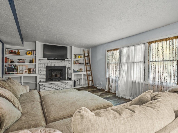 6538 Coachlite, LOVES PARK, Illinois 61111, 4 Bedrooms Bedrooms, ,2 BathroomsBathrooms,House,For Sale,Coachlite,202604051