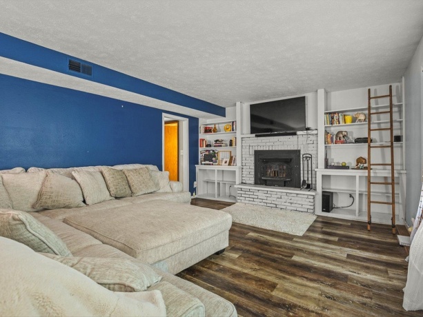 6538 Coachlite, LOVES PARK, Illinois 61111, 4 Bedrooms Bedrooms, ,2 BathroomsBathrooms,House,For Sale,Coachlite,202604051