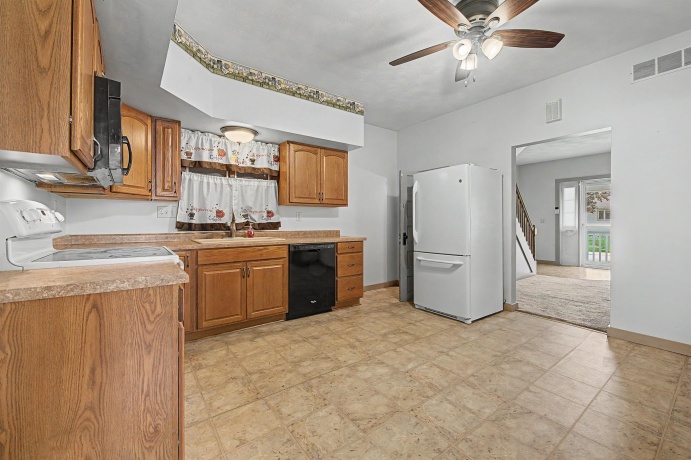 113 Beebe, WARREN, Illinois 61087, 3 Bedrooms Bedrooms, ,2 BathroomsBathrooms,House,For Sale,Beebe,202604052