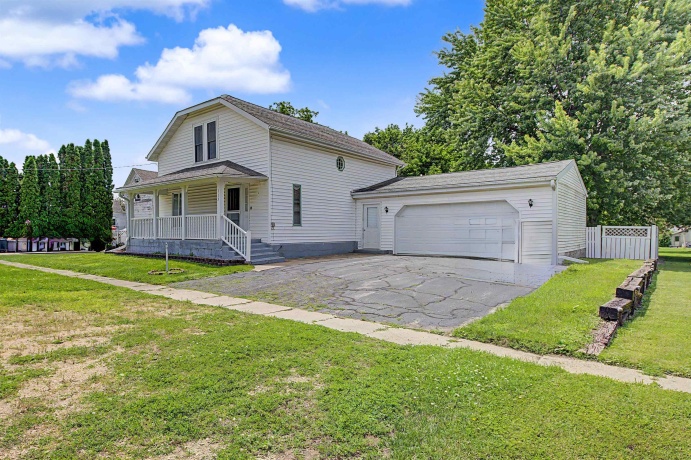 113 Beebe, WARREN, Illinois 61087, 3 Bedrooms Bedrooms, ,2 BathroomsBathrooms,House,For Sale,Beebe,202604052
