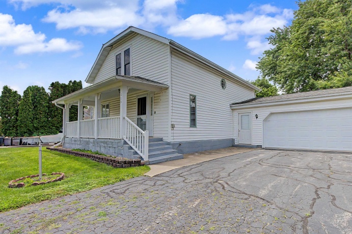 113 Beebe, WARREN, Illinois 61087, 3 Bedrooms Bedrooms, ,2 BathroomsBathrooms,House,For Sale,Beebe,202604052