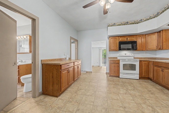 113 Beebe, WARREN, Illinois 61087, 3 Bedrooms Bedrooms, ,2 BathroomsBathrooms,House,For Sale,Beebe,202604052