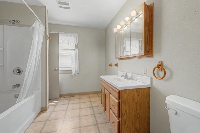 113 Beebe, WARREN, Illinois 61087, 3 Bedrooms Bedrooms, ,2 BathroomsBathrooms,House,For Sale,Beebe,202604052