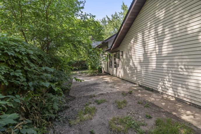 1611 YONGE, ROCKFORD, Illinois 61103, 2 Bedrooms Bedrooms, ,1 BathroomBathrooms,House,For Sale,YONGE,202604053