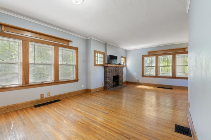 1611 YONGE, ROCKFORD, Illinois 61103, 2 Bedrooms Bedrooms, ,1 BathroomBathrooms,House,For Sale,YONGE,202604053