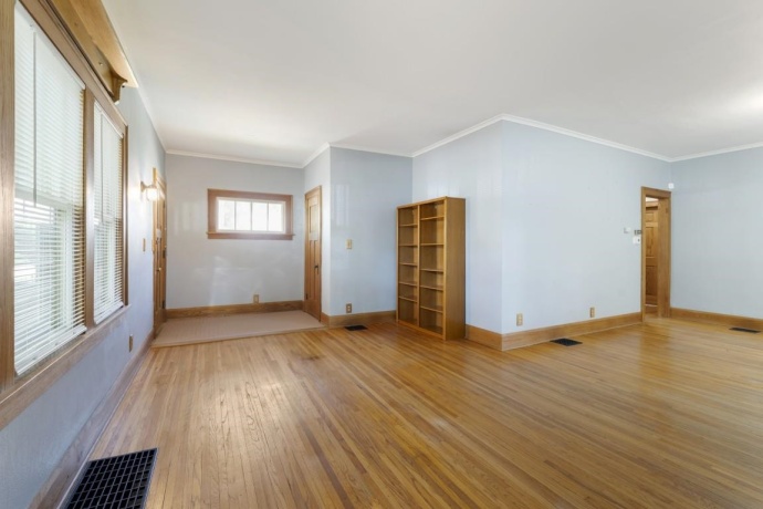 1611 YONGE, ROCKFORD, Illinois 61103, 2 Bedrooms Bedrooms, ,1 BathroomBathrooms,House,For Sale,YONGE,202604053