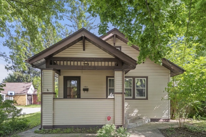 1611 YONGE, ROCKFORD, Illinois 61103, 2 Bedrooms Bedrooms, ,1 BathroomBathrooms,House,For Sale,YONGE,202604053