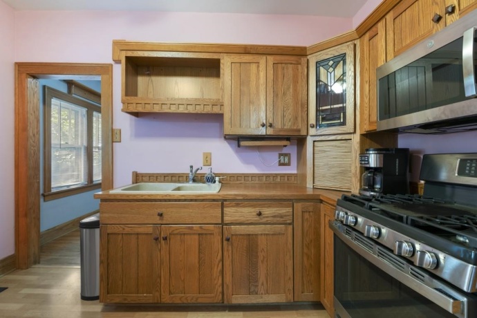 1611 YONGE, ROCKFORD, Illinois 61103, 2 Bedrooms Bedrooms, ,1 BathroomBathrooms,House,For Sale,YONGE,202604053