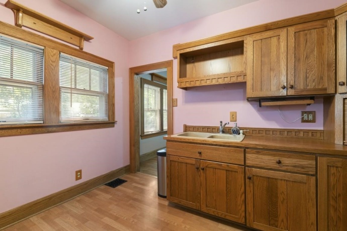 1611 YONGE, ROCKFORD, Illinois 61103, 2 Bedrooms Bedrooms, ,1 BathroomBathrooms,House,For Sale,YONGE,202604053
