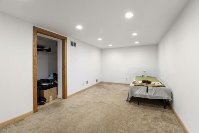 1611 YONGE, ROCKFORD, Illinois 61103, 2 Bedrooms Bedrooms, ,1 BathroomBathrooms,House,For Sale,YONGE,202604053