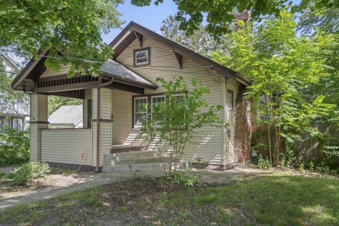 1611 YONGE, ROCKFORD, Illinois 61103, 2 Bedrooms Bedrooms, ,1 BathroomBathrooms,House,For Sale,YONGE,202604053