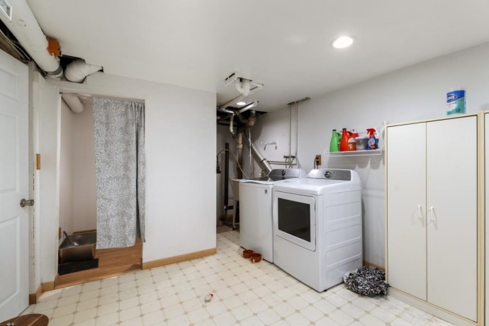 1611 YONGE, ROCKFORD, Illinois 61103, 2 Bedrooms Bedrooms, ,1 BathroomBathrooms,House,For Sale,YONGE,202604053