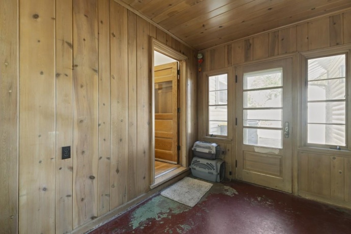 1611 YONGE, ROCKFORD, Illinois 61103, 2 Bedrooms Bedrooms, ,1 BathroomBathrooms,House,For Sale,YONGE,202604053
